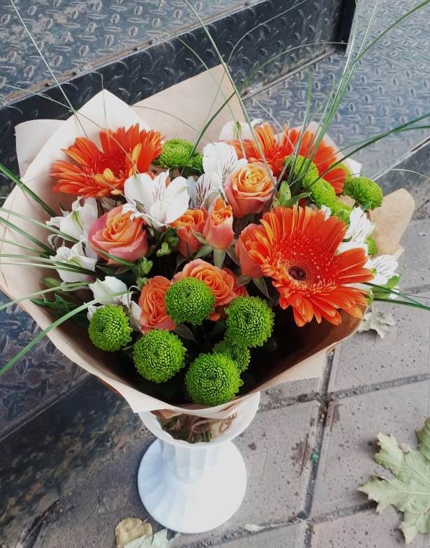 Букет цветов из: Герберы, Хризантемы, Альстромерии и Розы в Верхнеднепровском