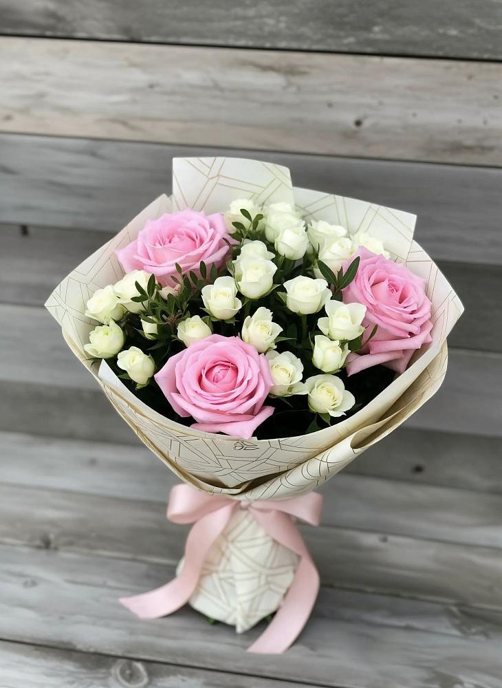 Букет цветов из: Розы в Верхнеднепровском