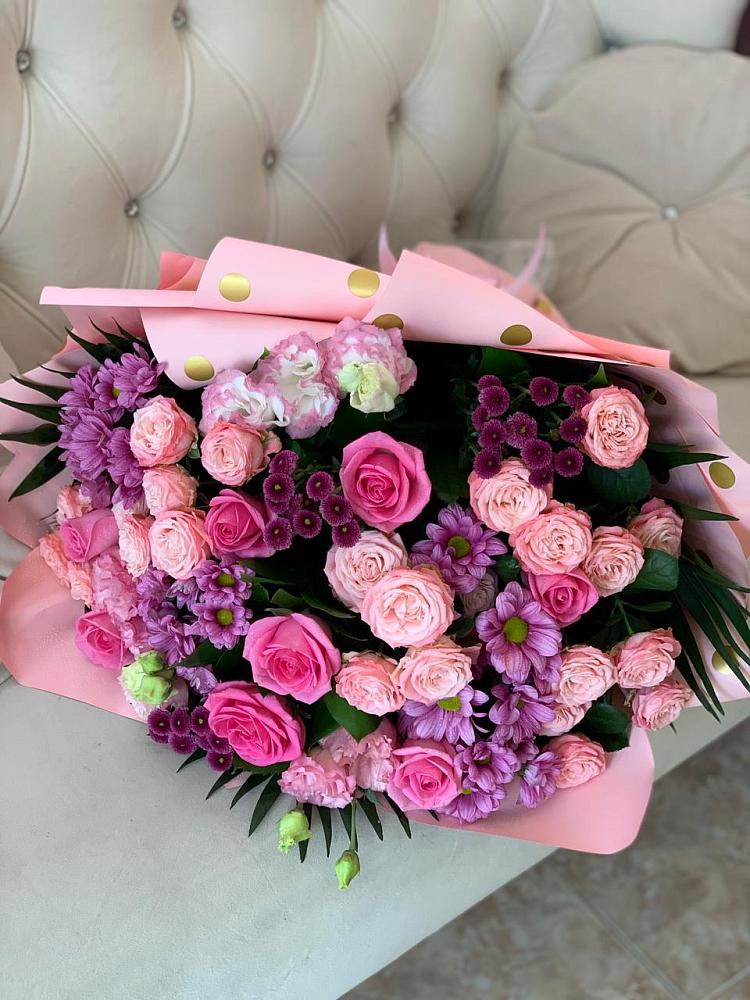 Букет цветов из: Хризантемы, Розы и Лизиантусы в Верхнеднепровском