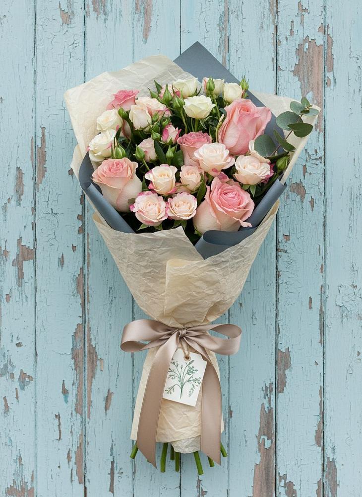 Букет цветов из: Розы в Верхнеднепровском