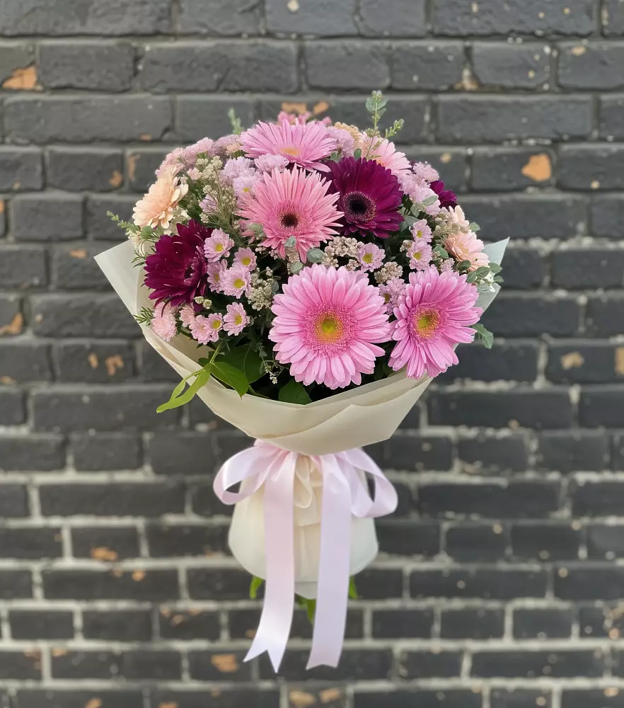 Букет цветов из: Герберы и Хризантемы в Верхнеднепровском