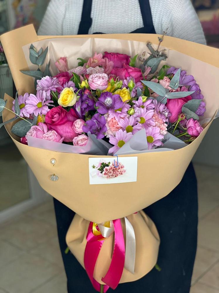 Букет цветов из: Хризантемы, Гвоздики и Альстромерии в Верхнеднепровском