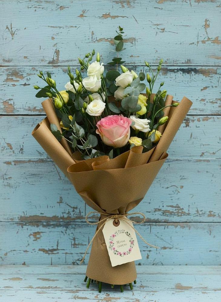 Букет цветов из: Розы и Лизиантусы в Верхнеднепровском