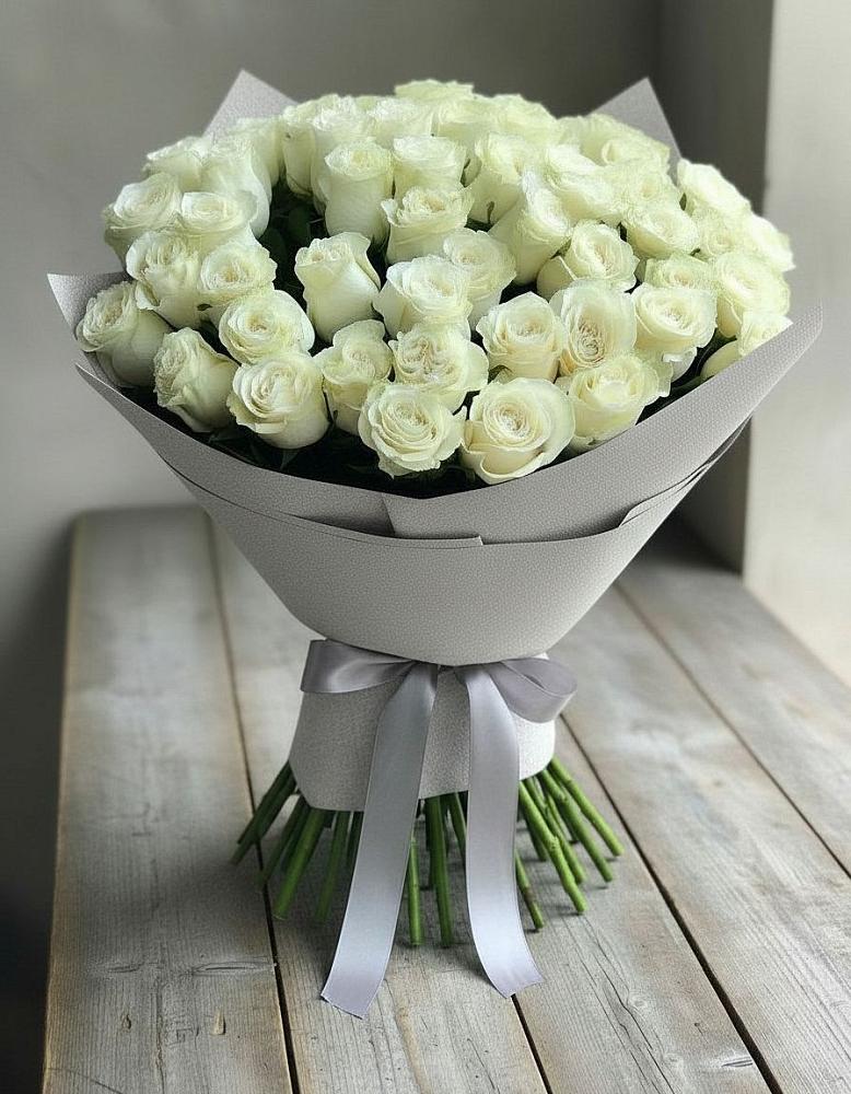 Букет 35 Белых роз в Верхнеднепровском
