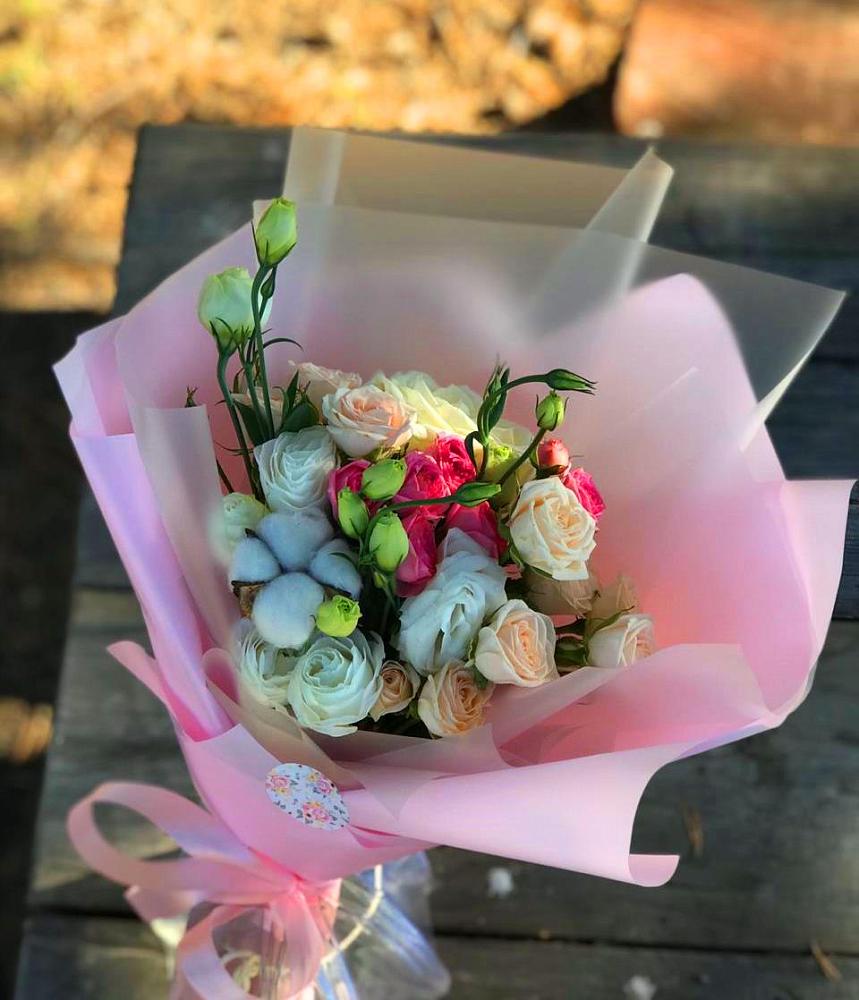 Букет цветов из: Розы и Лизиантусы в Верхнеднепровском