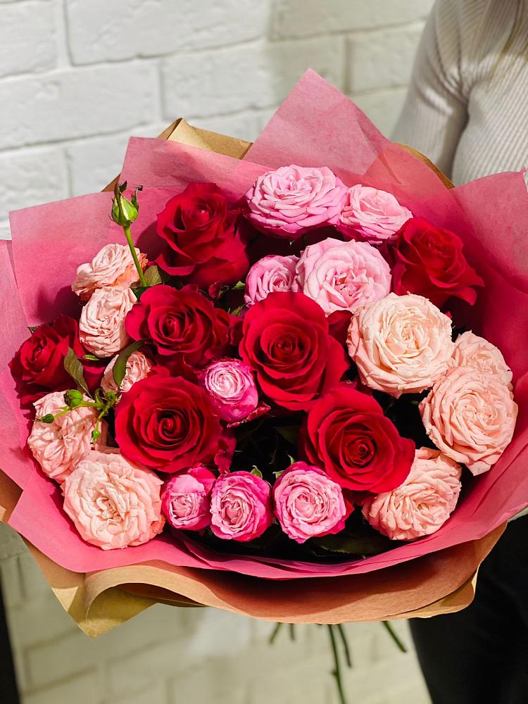 Букет цветов из: Розы в Верхнеднепровском