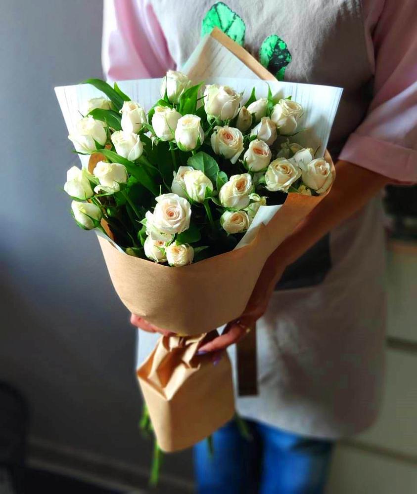 Букет цветов из: Розы в Верхнеднепровском