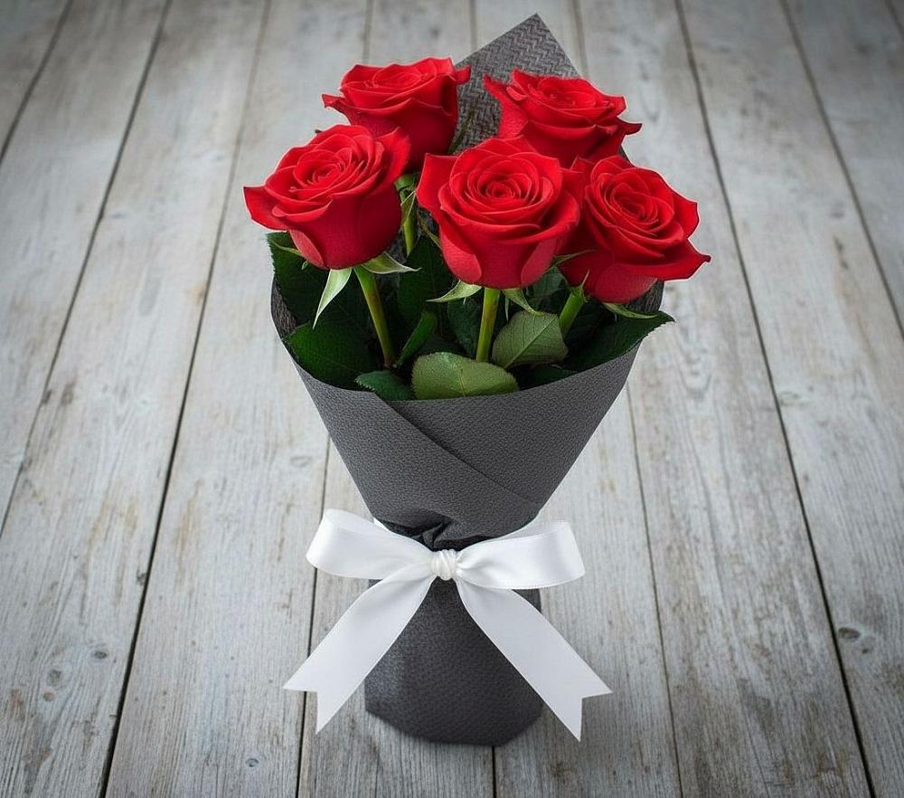 Букет 5 Красных роз Эдлесс Лав в Верхнеднепровском
