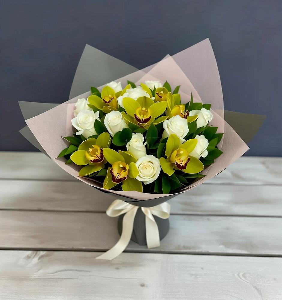 Букет цветов из: Орхидеи и Розы в Верхнеднепровском