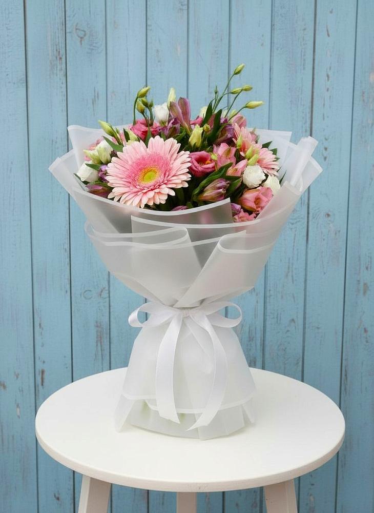 Букет цветов из: Герберы, Альстромерии и Лизиантусы в Верхнеднепровском