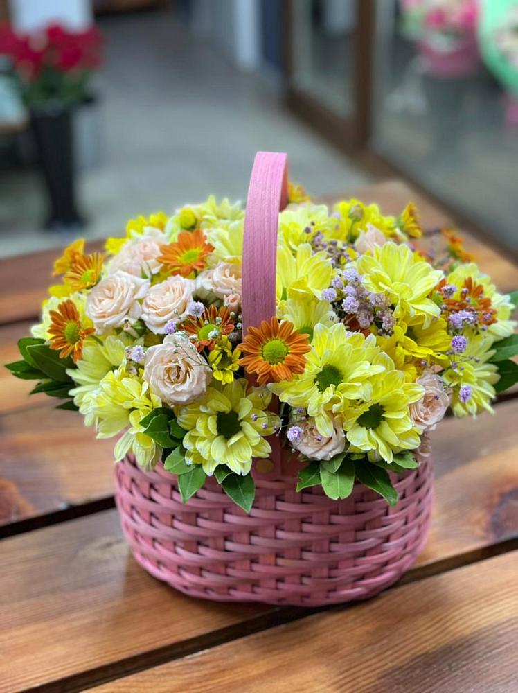 Цветочная композиция из Хризантемы и Розы в корзине в Верхнеднепровском