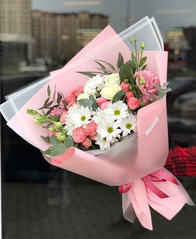 Букет цветов из: Розы, Лизиантусы и Хризантемы в Верхнеднепровском