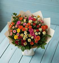 Букет Микс из разноцветных кустовых роз в Верхнеднепровском